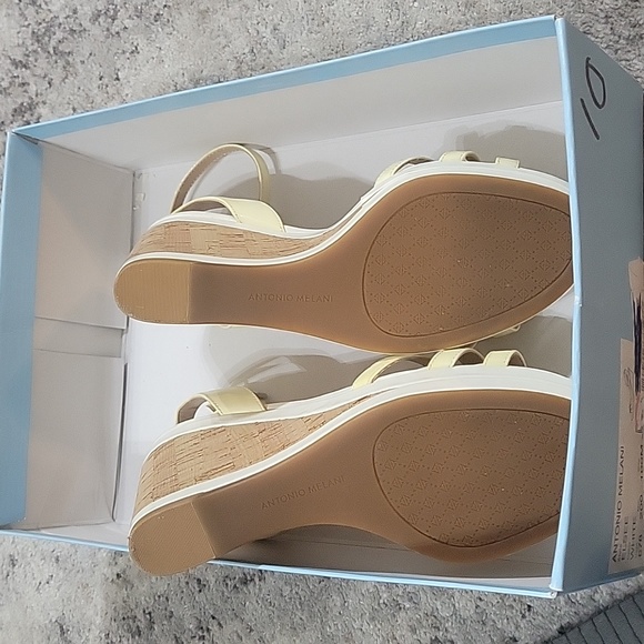 New Women's Wedge heel shoes - Picture 5 of 5